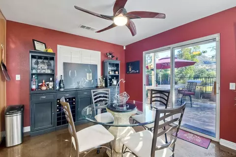 8821 Tobira Dr, Escondido, CA 92026 photo 10