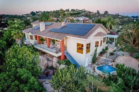 10113 Camino Elena, Escondido, CA 92026