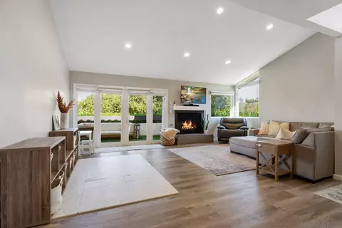 7532 Jerez Ct #9, Carlsbad, CA 92009