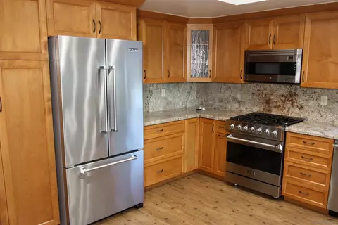 611 E J St, Chula Vista, CA 91910 photo 2