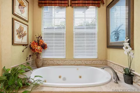 1025 Breakaway Dr, Oceanside, CA 92057 photo 18