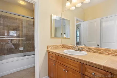 1025 Breakaway Dr, Oceanside, CA 92057 photo 24