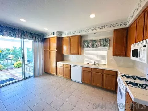31041 Bunker Dr, Temecula, CA 92591 photo 5