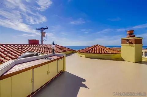 7025 Neptune Pl, La Jolla, CA 92037 photo 5