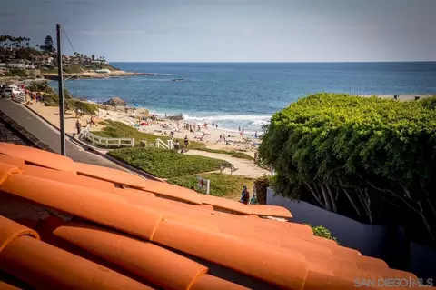 7025 Neptune Pl, La Jolla, CA 92037 photo 3