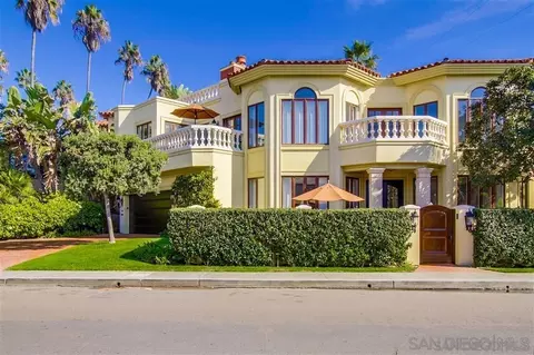 7025 Neptune Pl, La Jolla, CA 92037