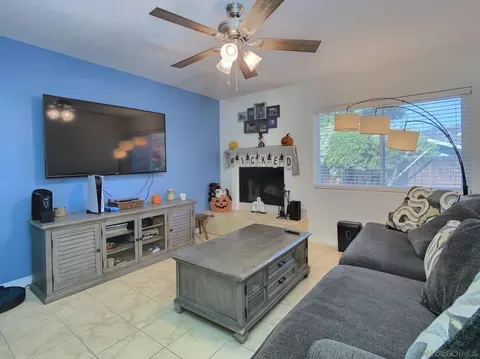1644 Stone Edge Cir, El Cajon, CA 92021