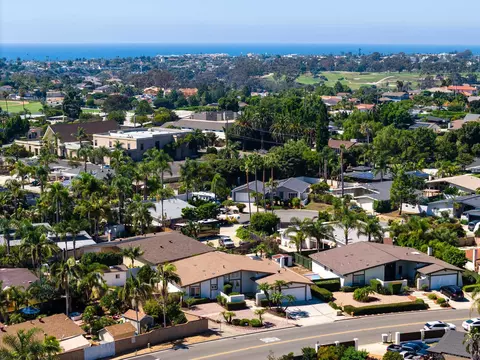 1621 Downs, Oceanside, CA 92054 photo 2