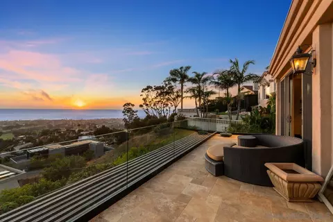 7240 Encelia Dr, La Jolla, CA 92037