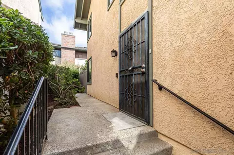 8065 Caminito Gianna, La Jolla, CA 92037 photo 2