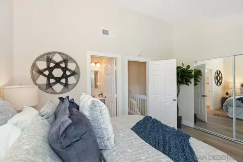2301 Kings View Cir, Spring Valley, CA 91977 photo 18