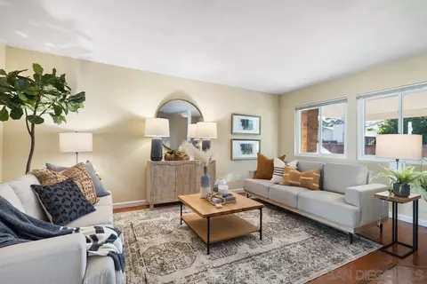 10725 Felix Dr, Santee, CA 92071