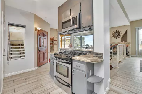136 Juniper Ave, Carlsbad, CA 92008 photo 15