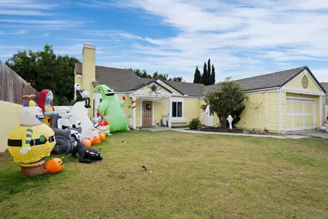 4473 Pebble Beach Dr, Oceanside, CA 92057