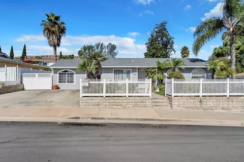 9752 Cambury Ct, Santee, CA 92071 photo 2