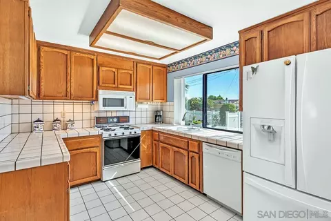 9752 Cambury Ct, Santee, CA 92071 photo 9