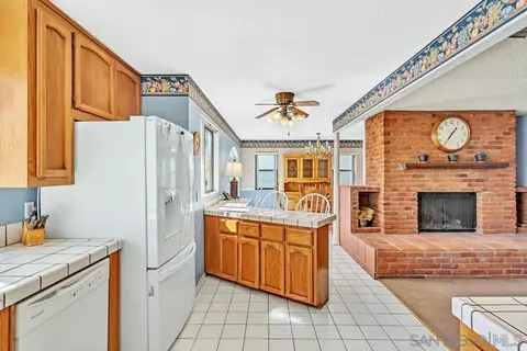 9752 Cambury Ct, Santee, CA 92071 photo 11