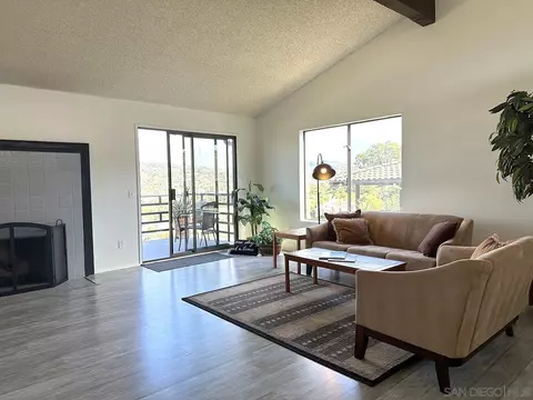 2452 Torrejon Pl, Carlsbad, CA 92009