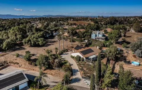1396 Friends Way, Fallbrook, CA 92028 photo 40