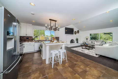 1396 Friends Way, Fallbrook, CA 92028 photo 13