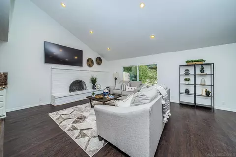 1396 Friends Way, Fallbrook, CA 92028 photo 16