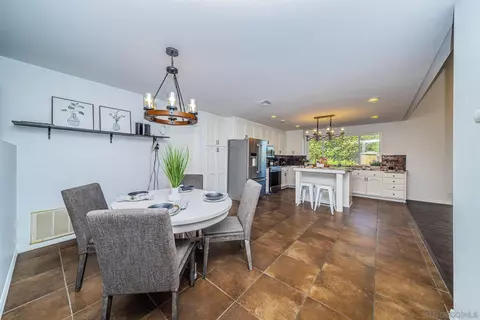 1396 Friends Way, Fallbrook, CA 92028 photo 11
