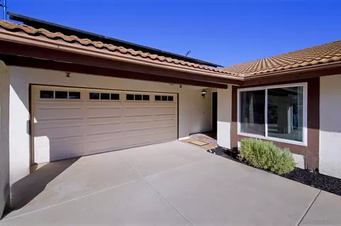 1396 Friends Way, Fallbrook, CA 92028 photo 8