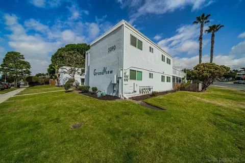 3390 Monroe St, Carlsbad, CA 92008 photo 2