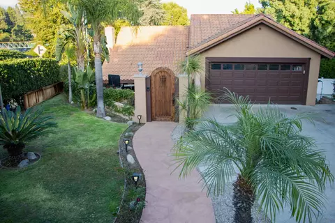 32 Club Rd, Pasadena, CA 91105