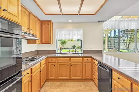 32353 Corte Las Cruces, Temecula, CA 92592 photo 13