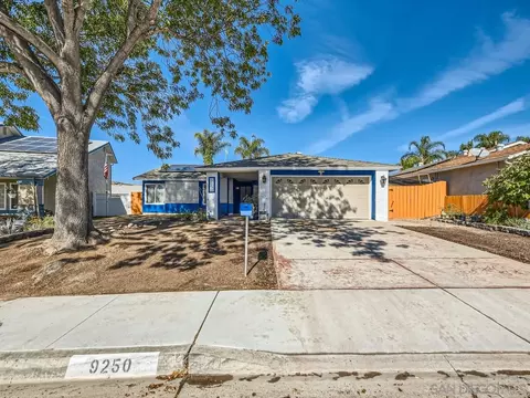 9250 Pennywood Rd, Santee, CA 92071