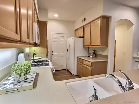 1177 Highbluff Ave, San Marcos, CA 92078 photo 8