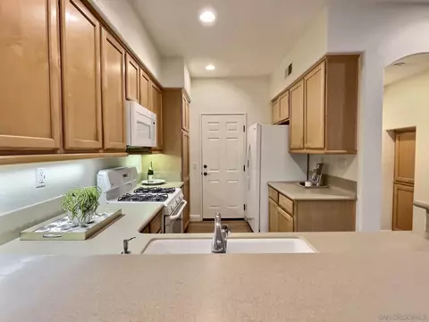 1177 Highbluff Ave, San Marcos, CA 92078 photo 9
