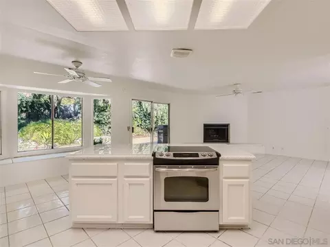 1051 Capra Way, Fallbrook, CA 92028 photo 12