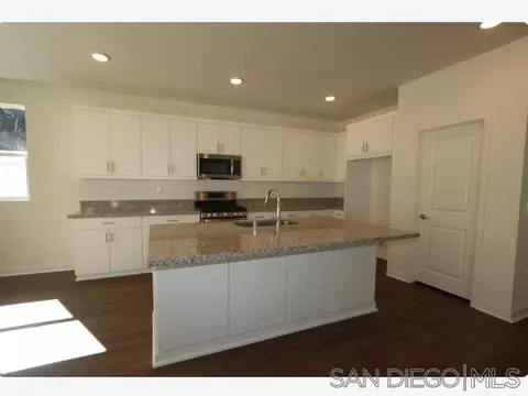 467 Meadowood St #174, Fallbrook, CA 92028 photo 3