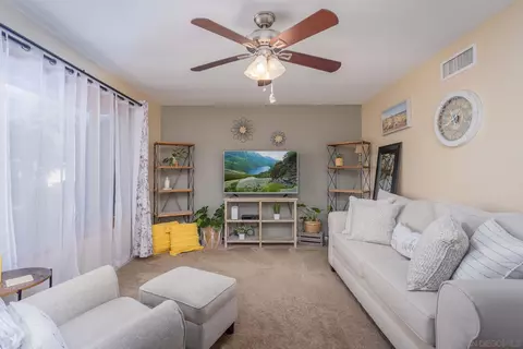 10549 Kerrigan Ct, Santee, CA 92071