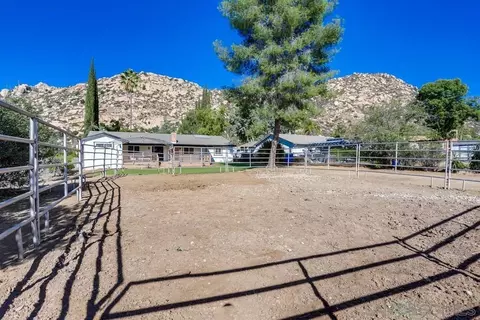 25241 Poderio Dr, Ramona, CA 92065 photo 2