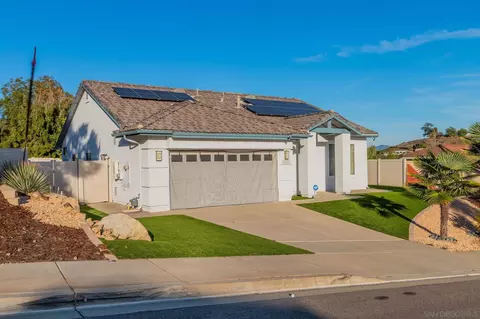 823 River Run Cir, San Marcos, CA 92069