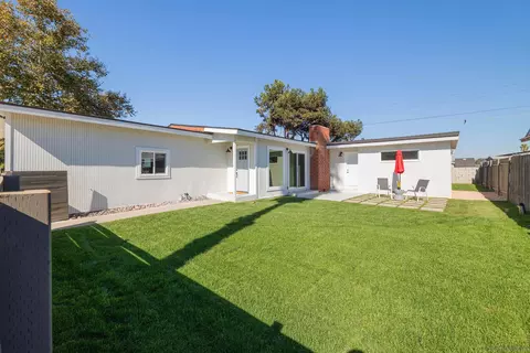 692 W Chase Ave, El Cajon, CA 92020 photo 2