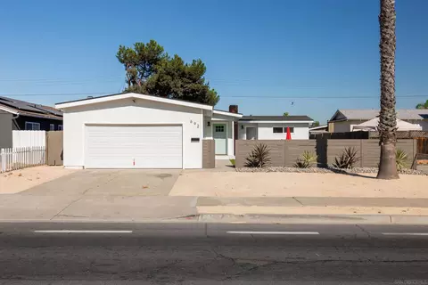 692 W Chase Ave, El Cajon, CA 92020