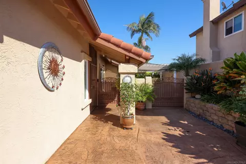 703 E J St, Chula Vista, CA 91910 photo 8