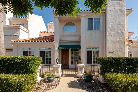 4887 Bayard St, San Diego, CA 92109