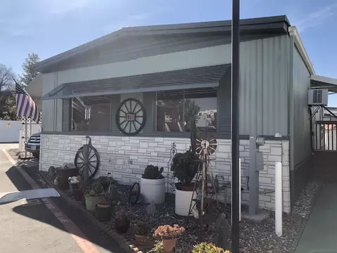 9459 Mission Gorge Rd #SPC 91, Santee, CA 92071