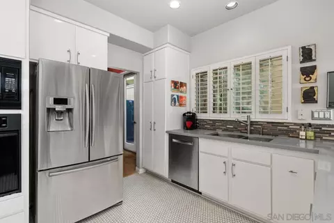 1490 Caminito Solidago, La Jolla, CA 92037 photo 9