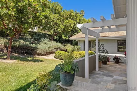 5625 Caminito Isla, La Jolla, CA 92037 photo 24