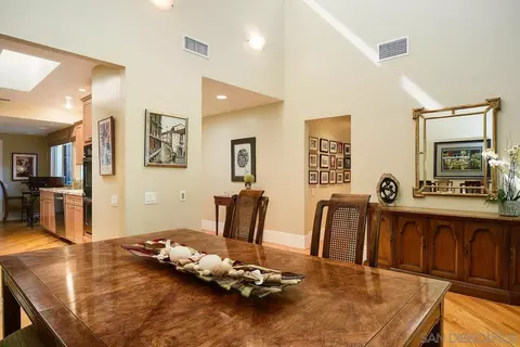 5625 Caminito Isla, La Jolla, CA 92037 photo 10