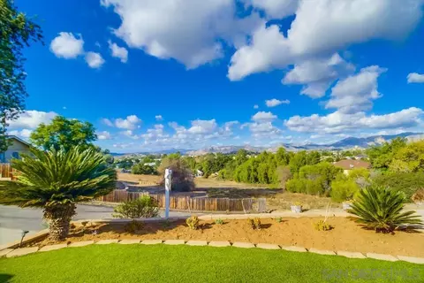 8525 Calle De Buena Fe, El Cajon, CA 92021