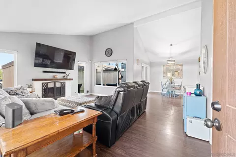 2365 Apricot Tree Ln, Spring Valley, CA 91977 photo 4