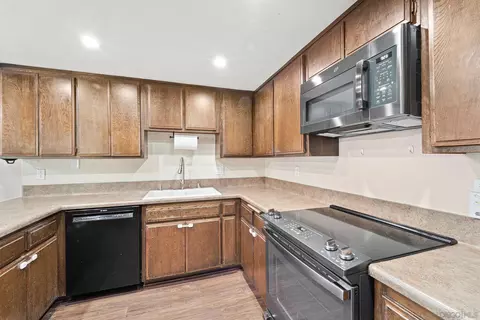 2365 Apricot Tree Ln, Spring Valley, CA 91977 photo 12