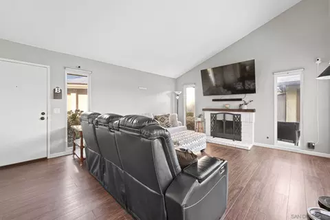 2365 Apricot Tree Ln, Spring Valley, CA 91977 photo 5